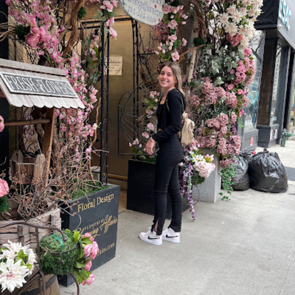 Meet your Posher, Genevieve - Picture 1 of 1